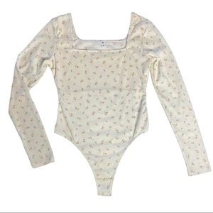 BP medium floral bodysuit! 🌸